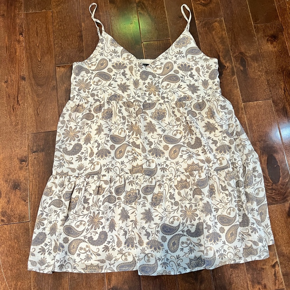 DYNAMITE TIERED DRESS